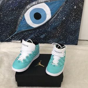 Great offer‼️‼️👏👏👏👏👏👏 JORDAN MAX AURA UNISex